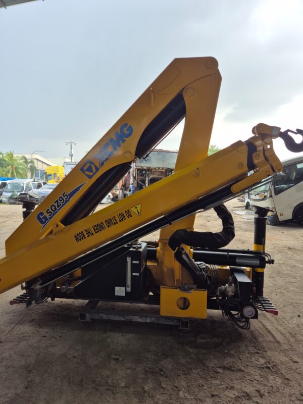 New XCMG SQZ95 4 Ton Knuckle Boom Crane for Sale in Klang, RM89000 | Eco R Truck Malaysia - Image 7