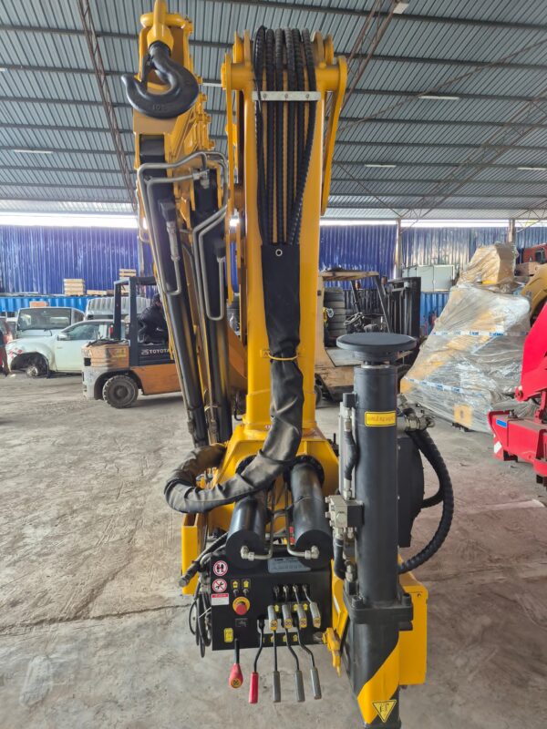 XCMG SQZ365 8 TON CRANE - Image 2