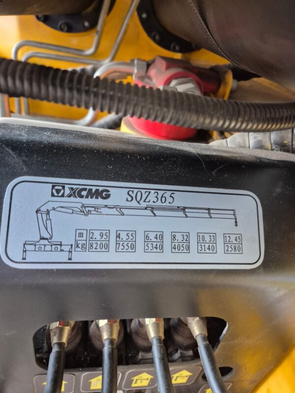 XCMG SQZ365 8 TON CRANE - Image 9