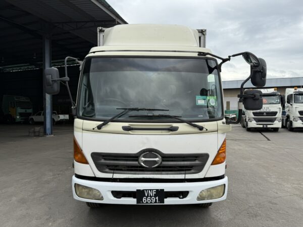 2024 Hino FD7 with 21ft Wing Box for Sale in Klang, RM88,000 (Loan Available) | Eco R Truck Malaysia - Image 2