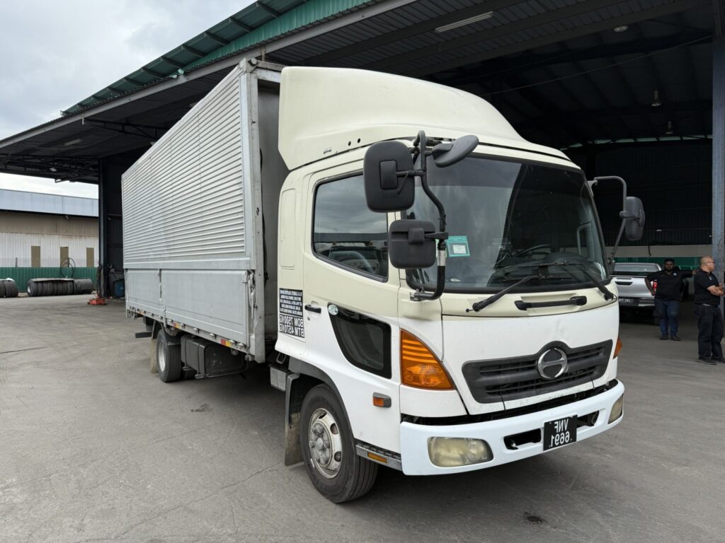 2024 Hino FD7 with 21ft Wing Box for Sale in Klang, RM88,000 (Loan Available) | Eco R Truck Malaysia