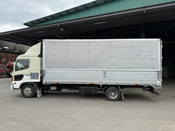 2024 Hino FD7 with 21ft Wing Box for Sale in Klang, RM88,000 (Loan Available) | Eco R Truck Malaysia - Image 3