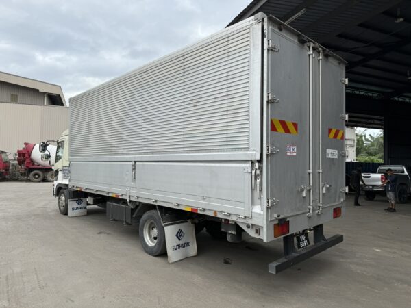 2024 Hino FD7 with 21ft Wing Box for Sale in Klang, RM88,000 (Loan Available) | Eco R Truck Malaysia - Image 4