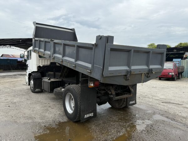 Unregistered Hino FN2P 18ft Steel Tipper - Image 7