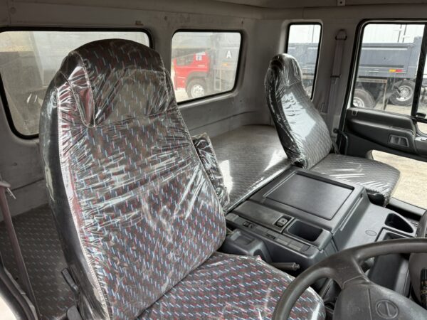 Unregistered Hino FN2P 18ft Steel Tipper - Image 9