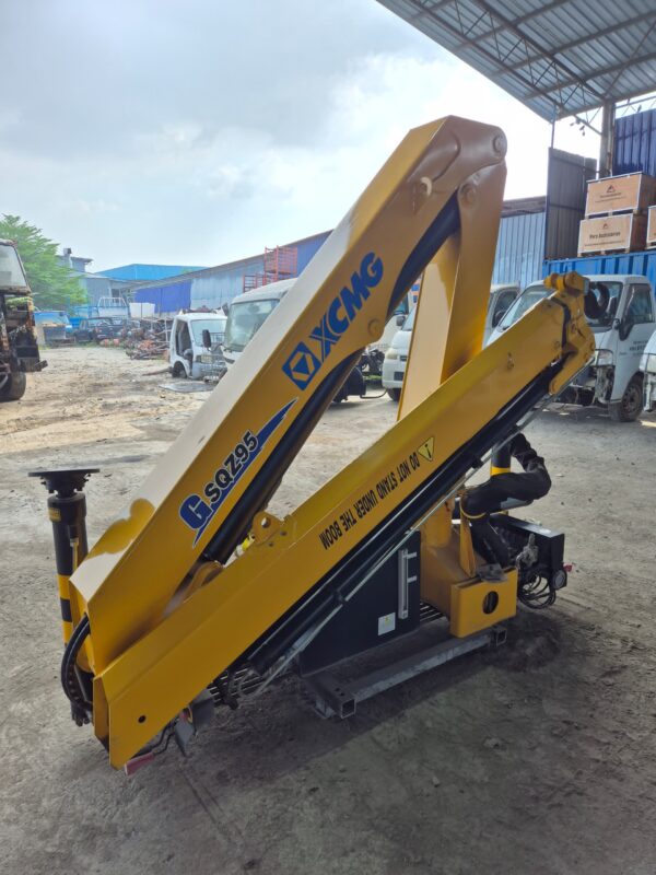 New XCMG SQZ95 4 Ton Knuckle Boom Crane for Sale in Klang, RM89000 | Eco R Truck Malaysia - Image 9