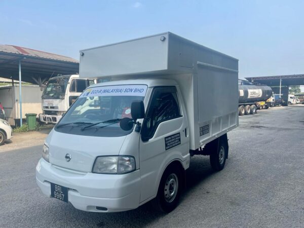 Unregistered Nissan Vanette SK82 9ft Luton Box/ Pasar Malam