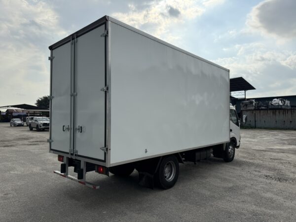 Hino XZU414 Box Van Truck - Image 12