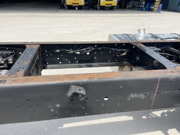 Unregistered Nissan UD CD5 Auto Chassis and Cab - Image 14