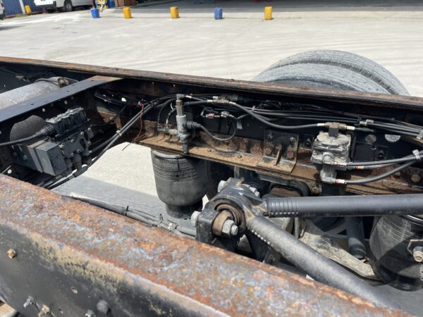 Unregistered Nissan UD CD5 Auto Chassis and Cab - Image 12