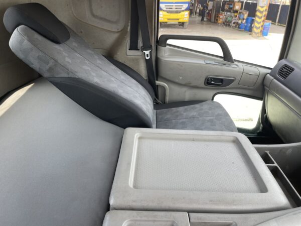 Unregistered Nissan UD CD5 Auto Chassis and Cab - Image 6