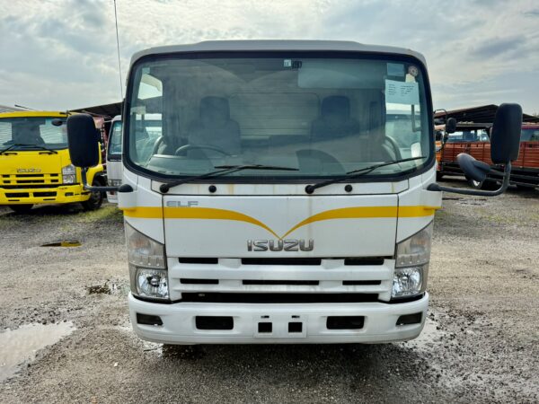 Unregistered Isuzu NPR85 Manual Chassis and Cab - Image 8