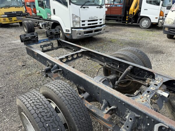 Unregistered Isuzu NPR85 Manual Chassis and Cab - Image 5