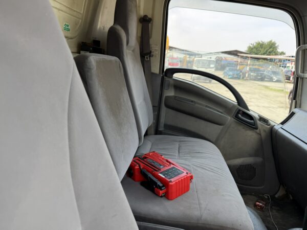Unregistered Isuzu NPR85 Manual Chassis and Cab - Image 3