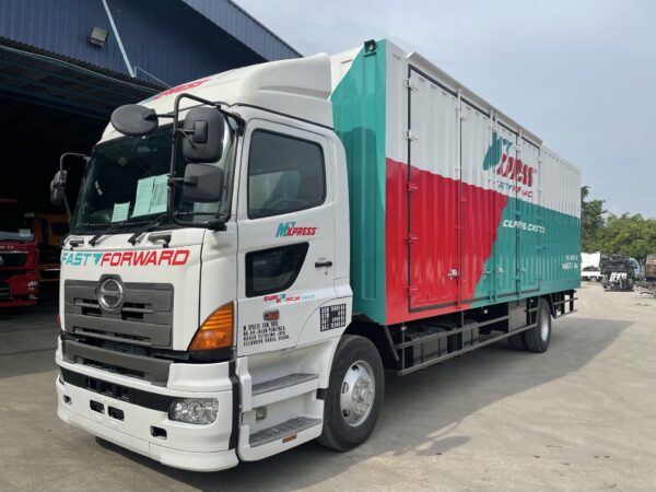 Hino 700 FN2P Corrugated Box/ Container Box