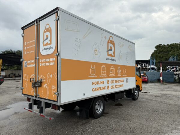 Hino XZU414 Box Van Truck - Image 5