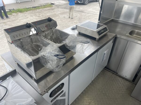 Unregistered Nissan Vanette SK82 Manual Foodtruck - Image 7
