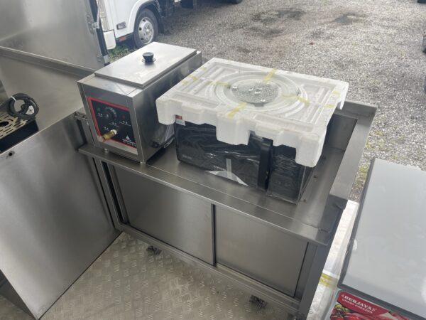 Unregistered Nissan Vanette SK82 Manual Foodtruck - Image 5