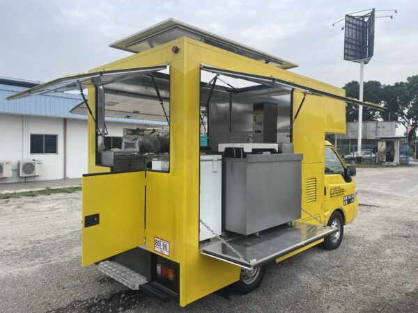Unregistered Nissan Vanette SK82 Manual Foodtruck - Image 18
