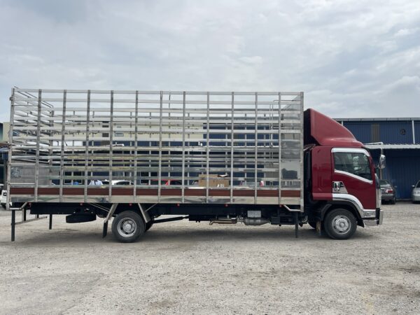 Isuzu FRR90 Livestock/ Poultry Truck - Image 5