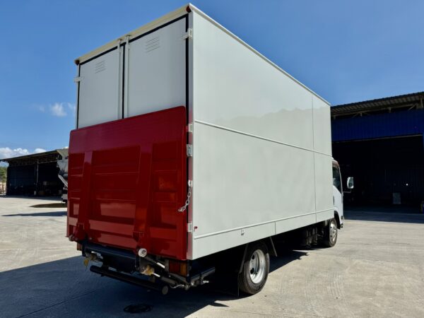 Isuzu NPR85 Box Van Truck - Image 13