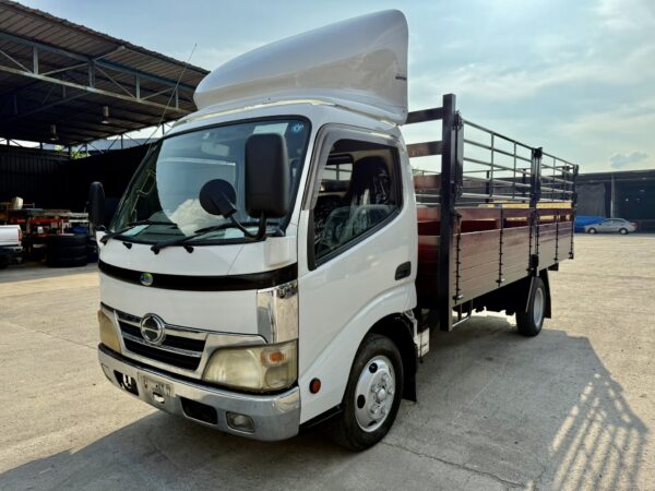 Unregistered Hino XZU344 14ft Wooden Cargo