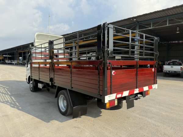 Unregistered Hino XZU344 14ft Wooden Cargo - Image 8