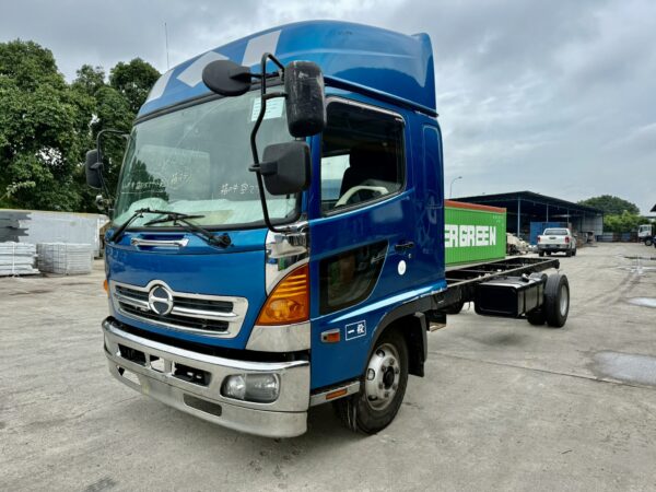 Unregistered Hino FD7 High Roof