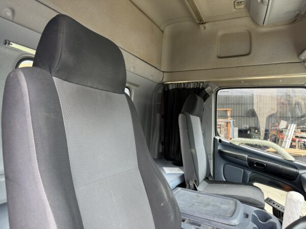 Unregistered Hino FD7 High Roof - Image 9