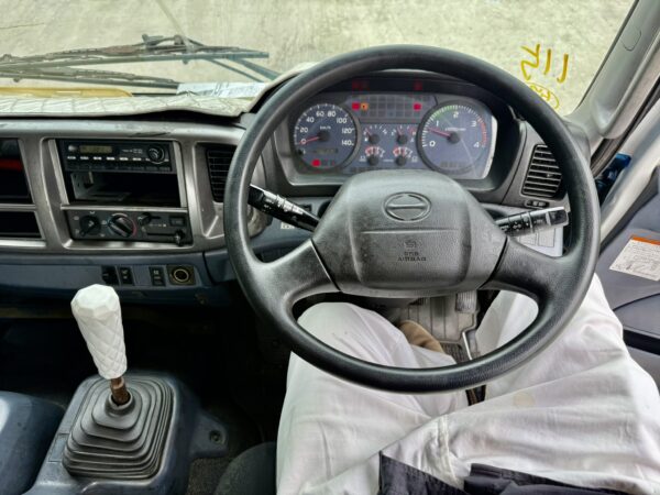 Unregistered Hino FD7 High Roof - Image 11