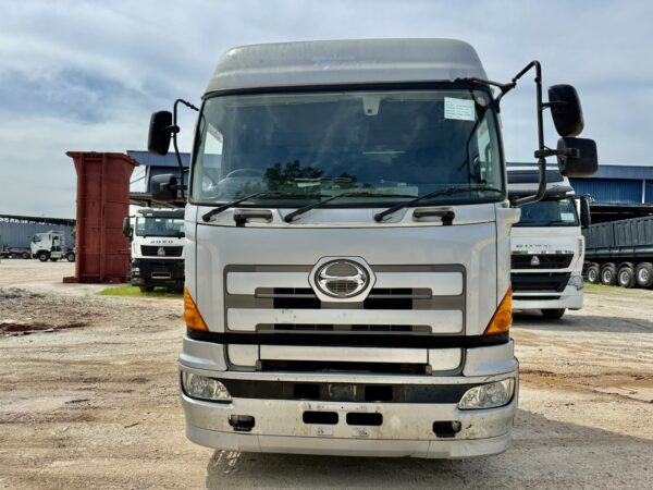 Unregistered Hino 700 FN1E Manual - Image 14