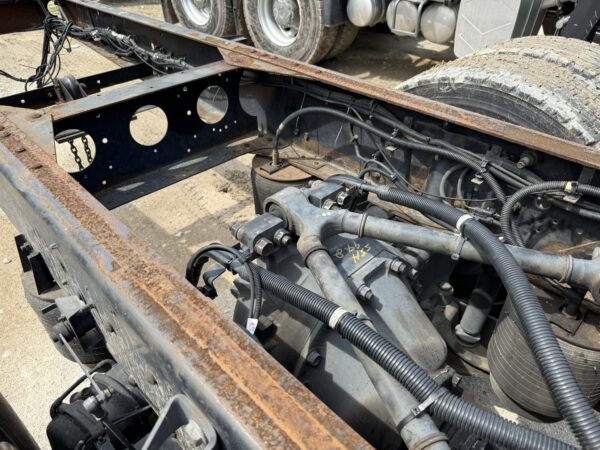 Unregistered Hino 700 FN1E Manual - Image 8