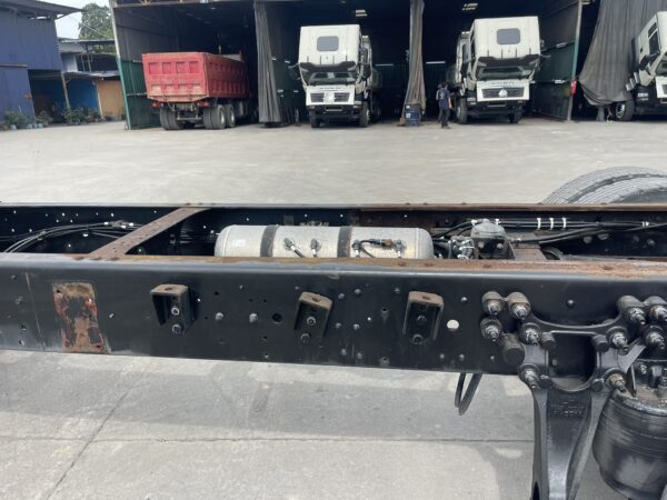 Unregistered Nissan UD CD5 Semi-Auto - Image 9