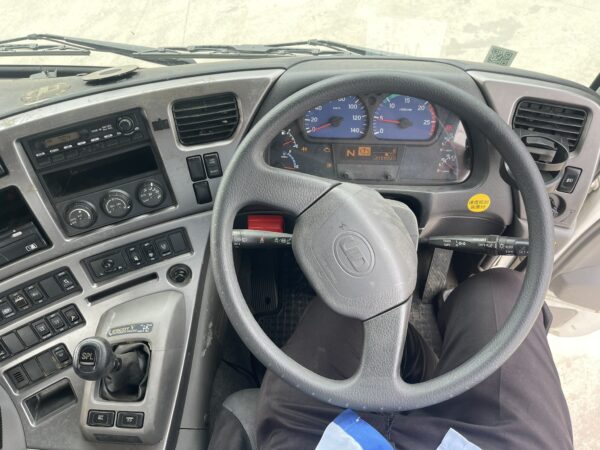 Unregistered Nissan UD CD5 Semi-Auto - Image 2