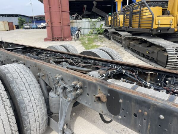 Unregistered Nissan UD CD5 Auto High Roof Chassis and Cab - Image 15