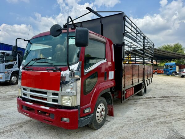Unregistered Isuzu FRR90 21ft Wooden Cargo Kedah Spec