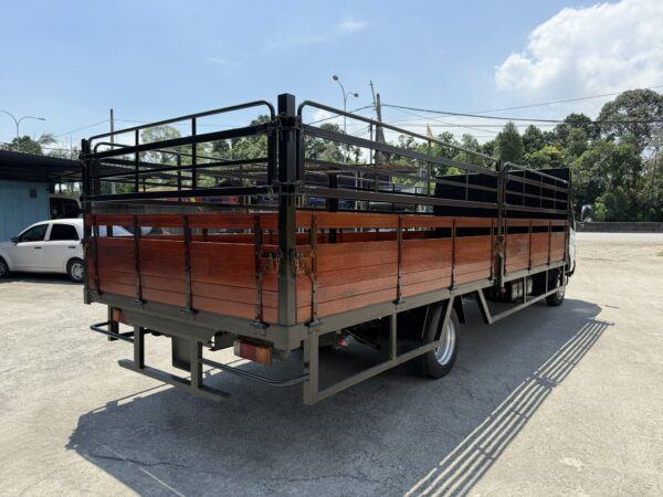 Unregistered Hino 300 XZU412 21ft Wooden Cargo - Image 5
