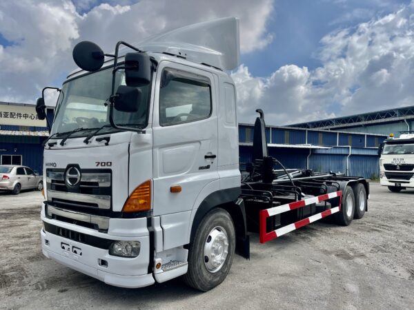 Hino 700 FR1E/FS1E/FW1E RORO/ Armroll/ Roll-On Roll-Off