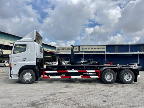 Hino 700 FR1E/FS1E/FW1E RORO/ Armroll/ Roll-On Roll-Off - Image 27