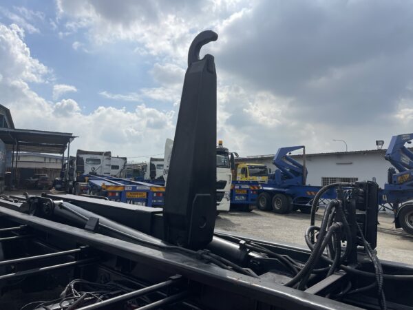 Hino 700 FR1E/FS1E/FW1E RORO/ Armroll/ Roll-On Roll-Off - Image 19