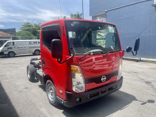 Nissan Atlas Cabstar F24 - Image 9