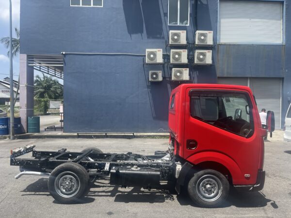 Nissan Atlas Cabstar F24 - Image 8