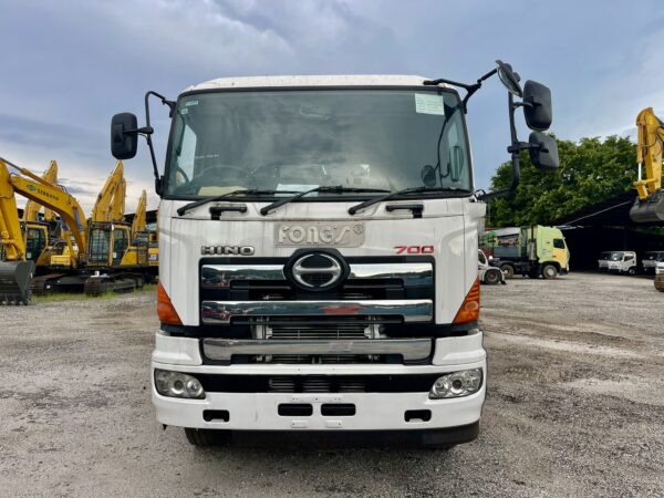 Hino 700 FY1E/FW1E Self Loader with Crane - Image 2