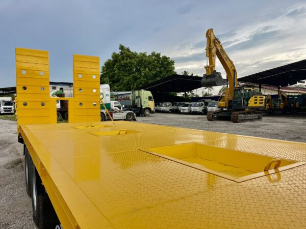 Hino 700 FY1E/FW1E Self Loader with Crane - Image 12