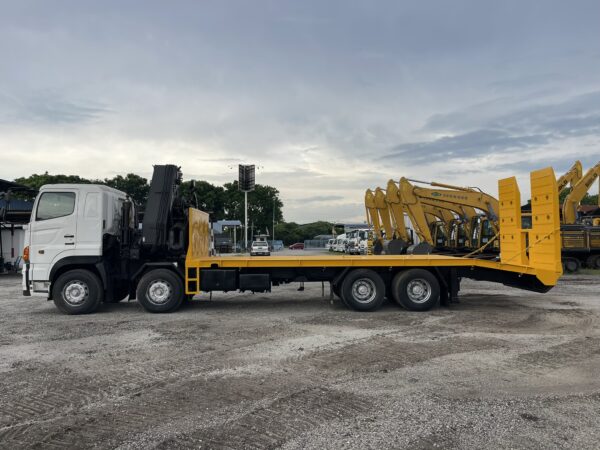 Hino 700 FY1E/FW1E Self Loader with Crane - Image 14
