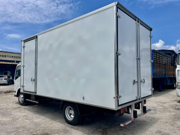 Isuzu NPR85 Box Van Truck - Image 5
