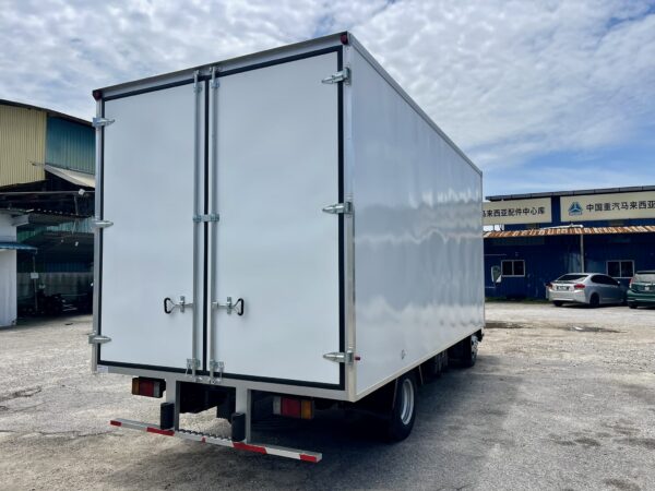 Isuzu NPR85 Box Van Truck - Image 3