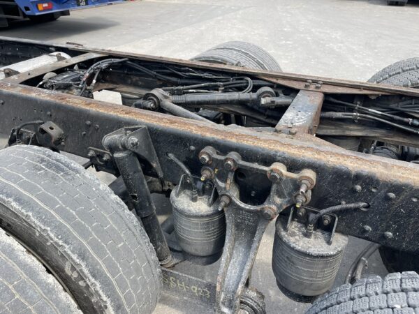 Unregistered Nissan UD CG5 Auto 12 Wheeler - Image 11