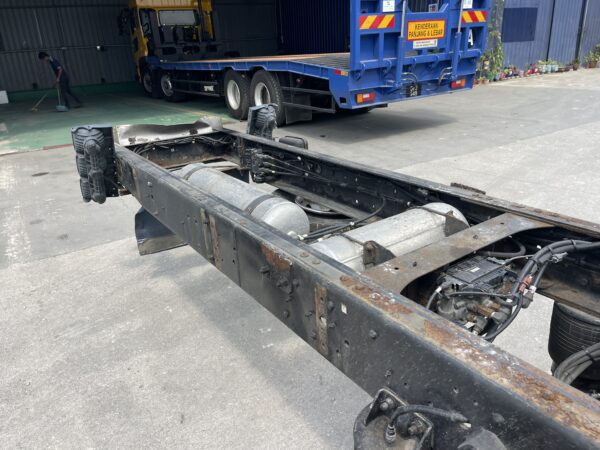Unregistered Nissan UD CG5 Auto 12 Wheeler - Image 10