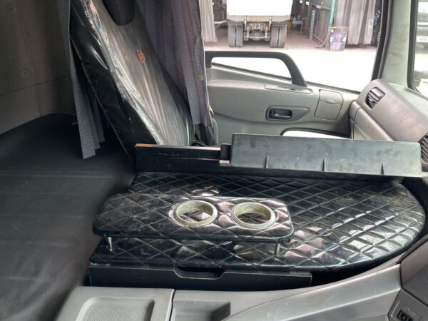 Unregistered Nissan UD CG5 Auto 12 Wheeler - Image 4